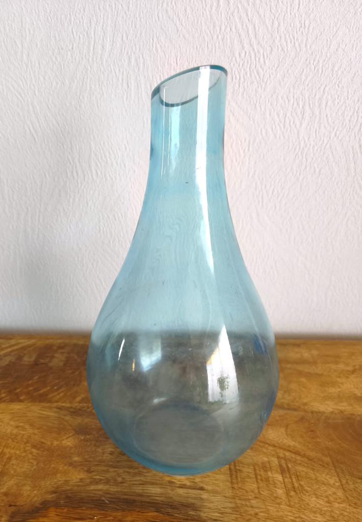 lichtblauwe glazen vaas, Huis en Inrichting, Woonaccessoires | Vazen, Ophalen, Zo goed als nieuw, Glas