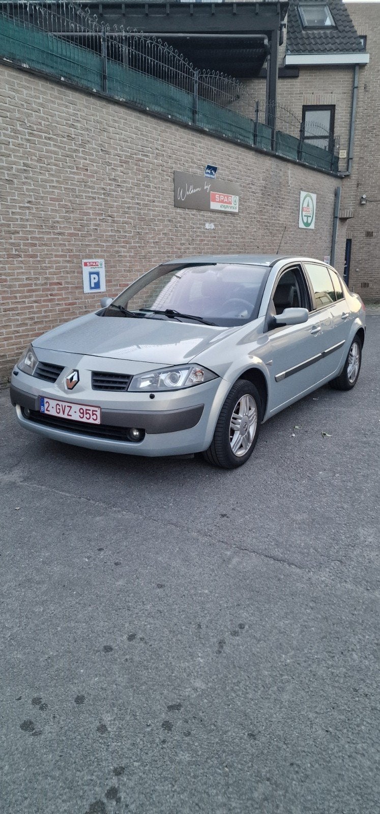 Renault Mégane II. Sièges chauffants en cuir, Cuir, Argent ou Gris, Beige, Boîte manuelle