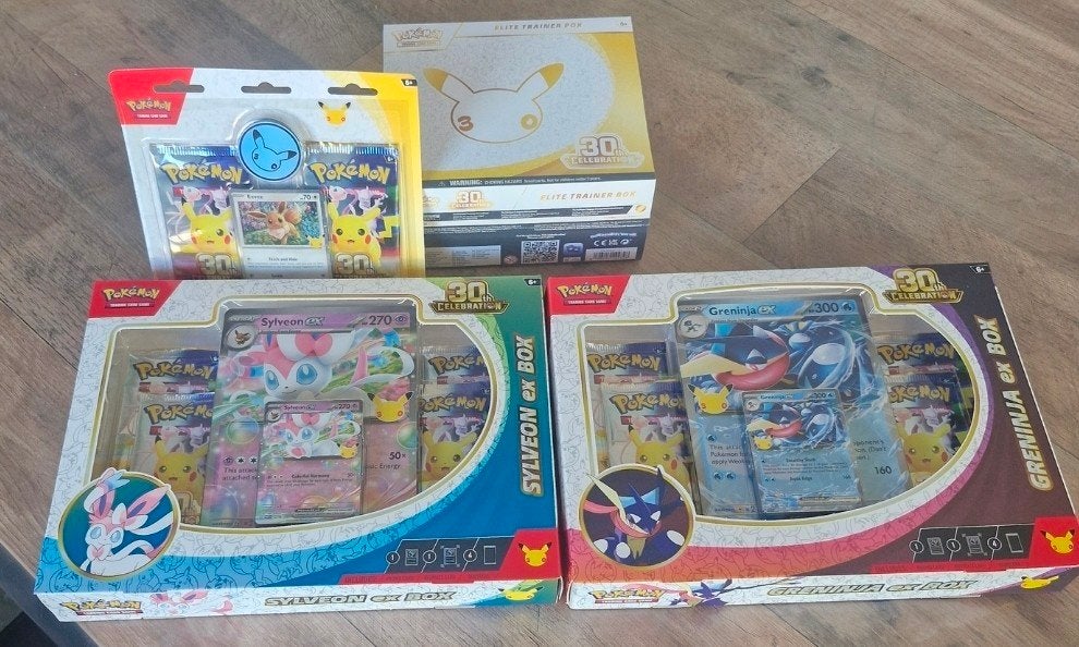pokemon 30th celebration, Ophalen, Nieuw, Meerdere kaarten, Foil