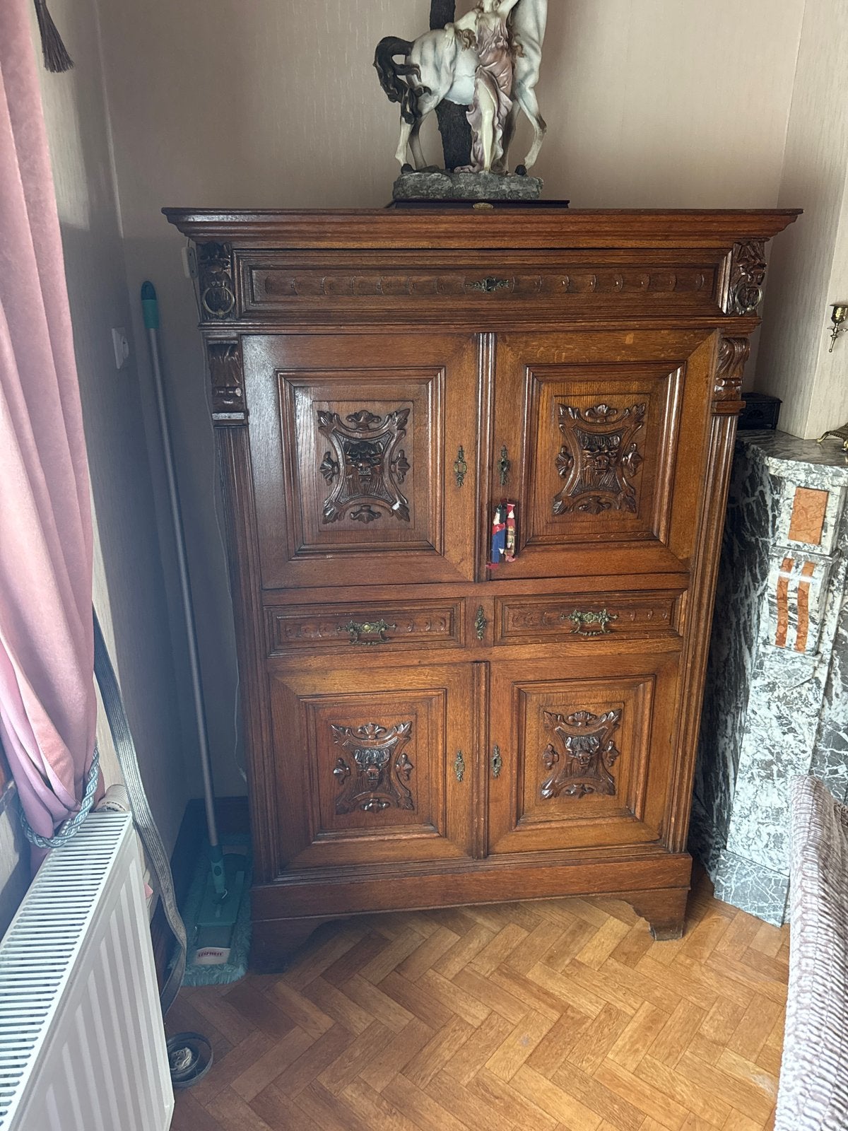 Meuble ancien gueule de Lion, Antiquités & Art, Enlèvement