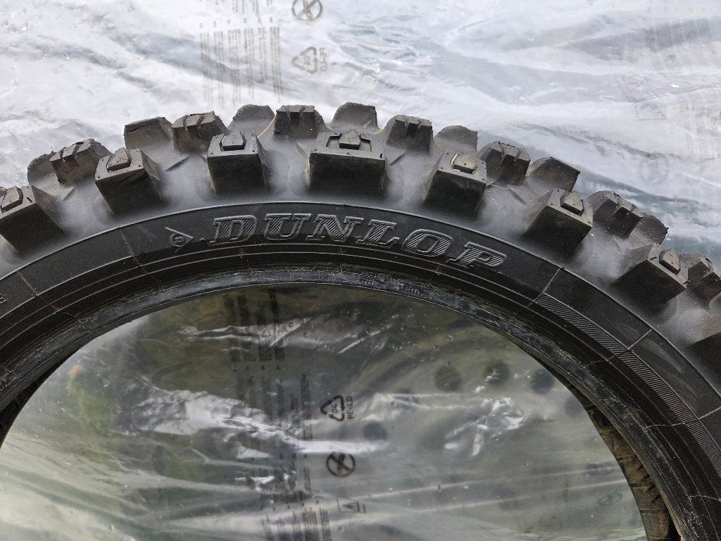 Pneus de motocross 110/90/19 1Dunlop 1 Maxxis 20€/piece, Motos, Enlèvement, Utilisé