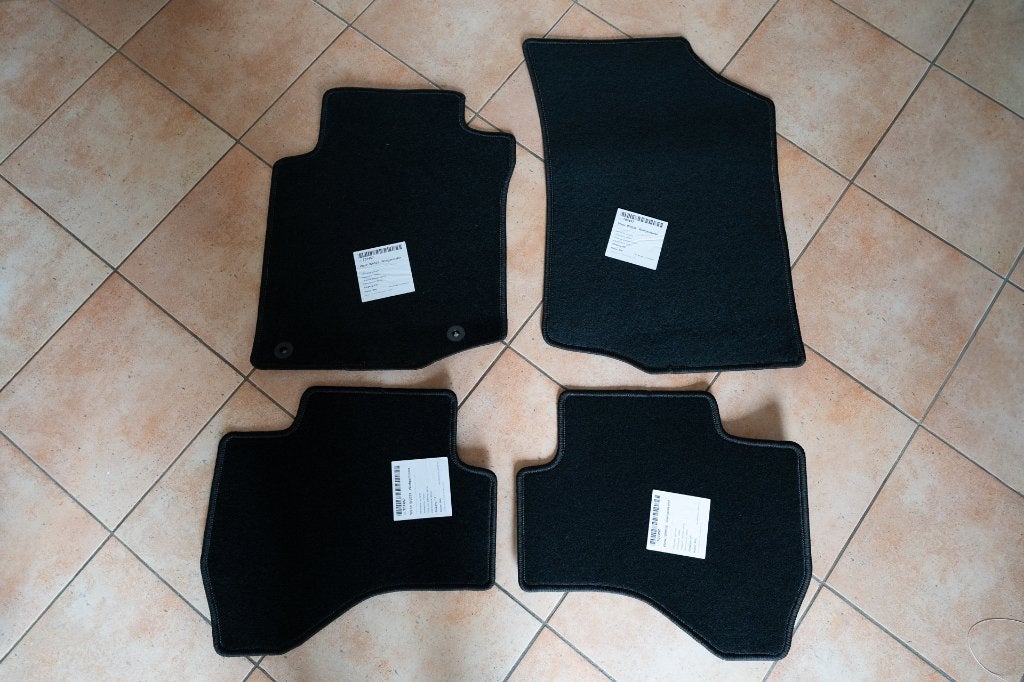 Lot de 4 tapis de sol velours neufs Peugeot 107 (2005-2014), Enlèvement ou Envoi, Neuf