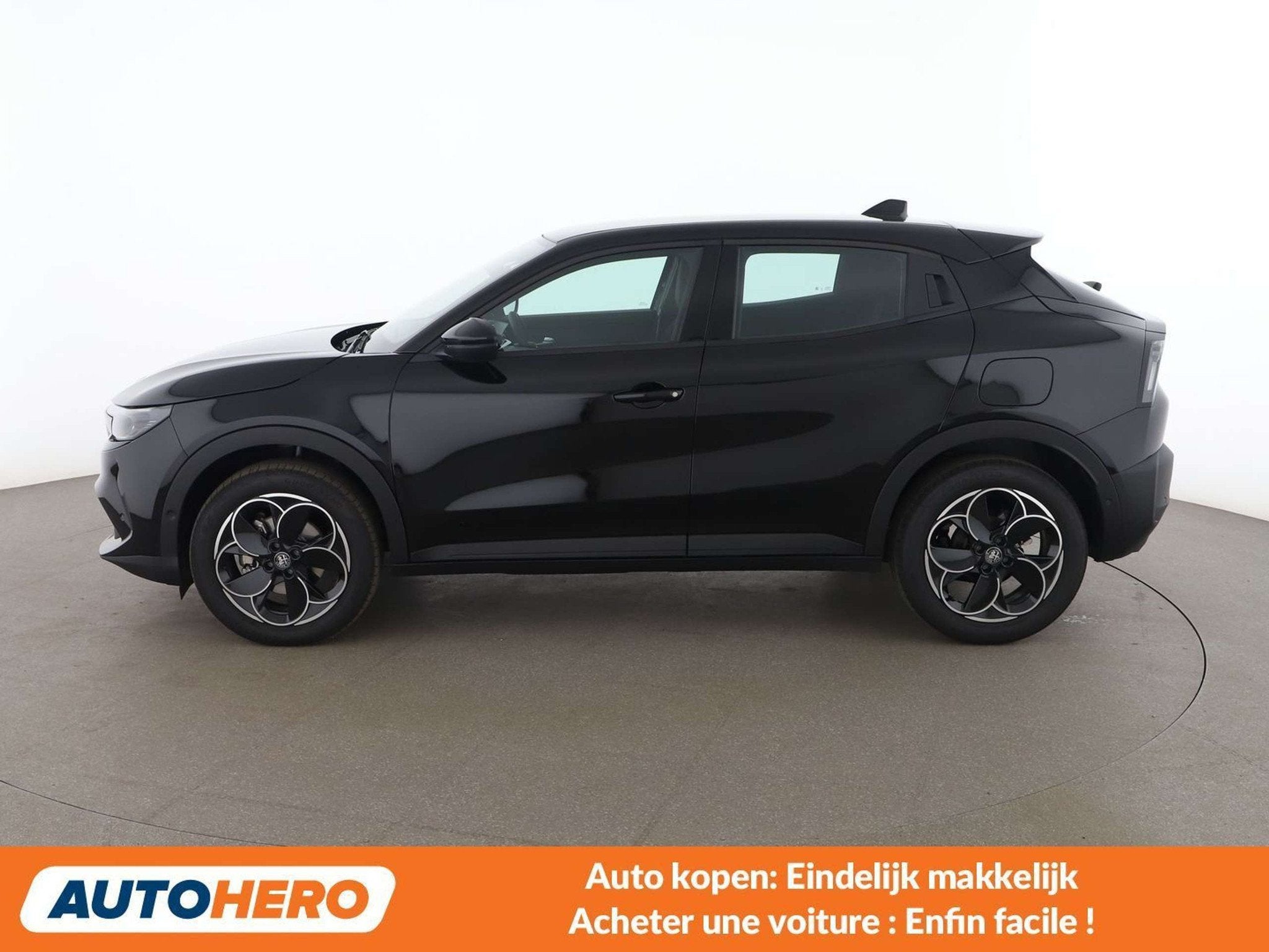 Alfa Romeo Junior 1.2 VGT Mild-Hybrid (bj 2026, automaat), https://public.car-pass.be/vhr/52020915-c6bd-4df8-bd9e-94fdf7971736