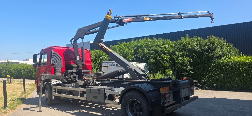 Crochet à conteneur Volvo FM9 + grue, Rouge, Achat, 2 places, Boîte manuelle