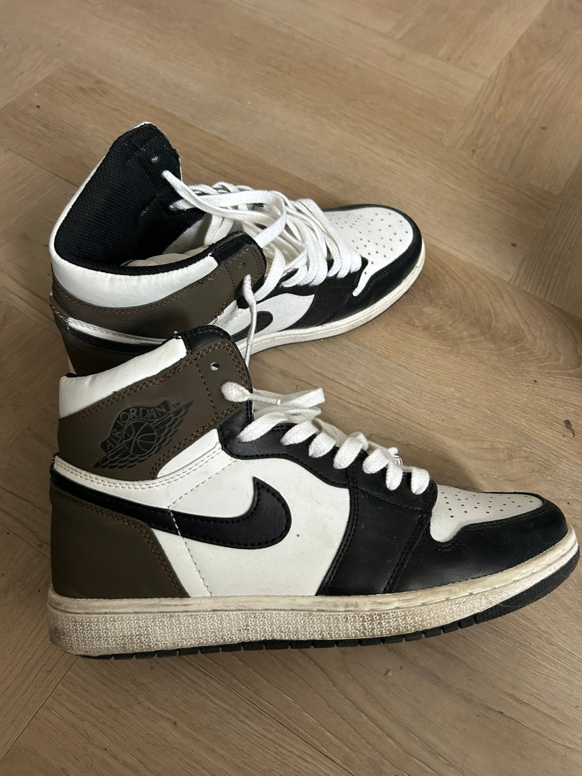 Air jordan 1 mocha origineel, Kleding | Heren, Schoenen, Blauw, Ophalen of Verzenden, Zo goed als nieuw, Sneakers