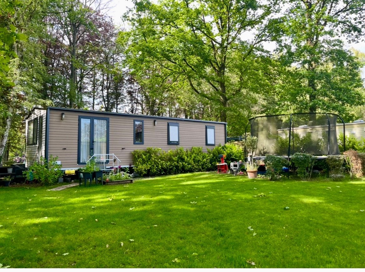 Grote, nieuwe stacaravan