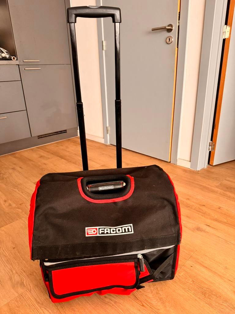 Sac Facom, Enlèvement, Comme neuf