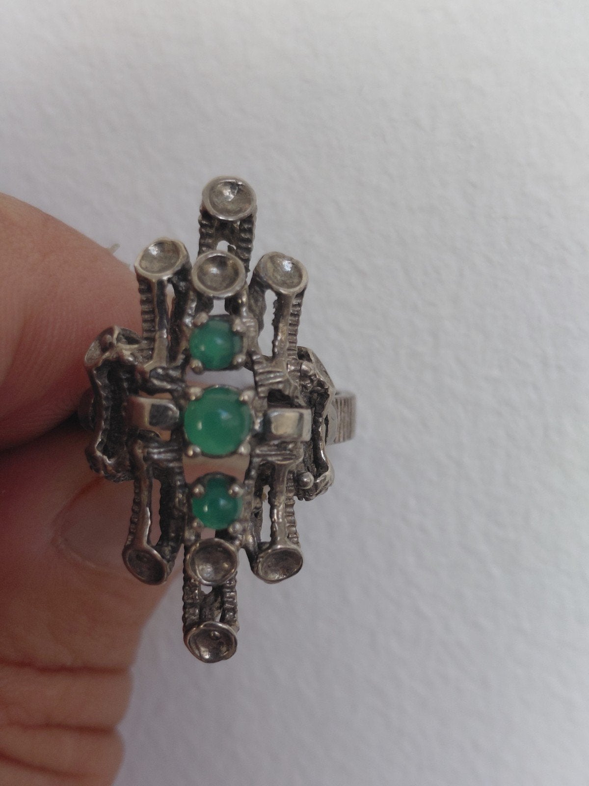 Bague vintage brutaliste en argent 925 avec vert, Bijoux, Sacs & Beauté, Bagues, Enlèvement, Comme neuf, Vert, Argent