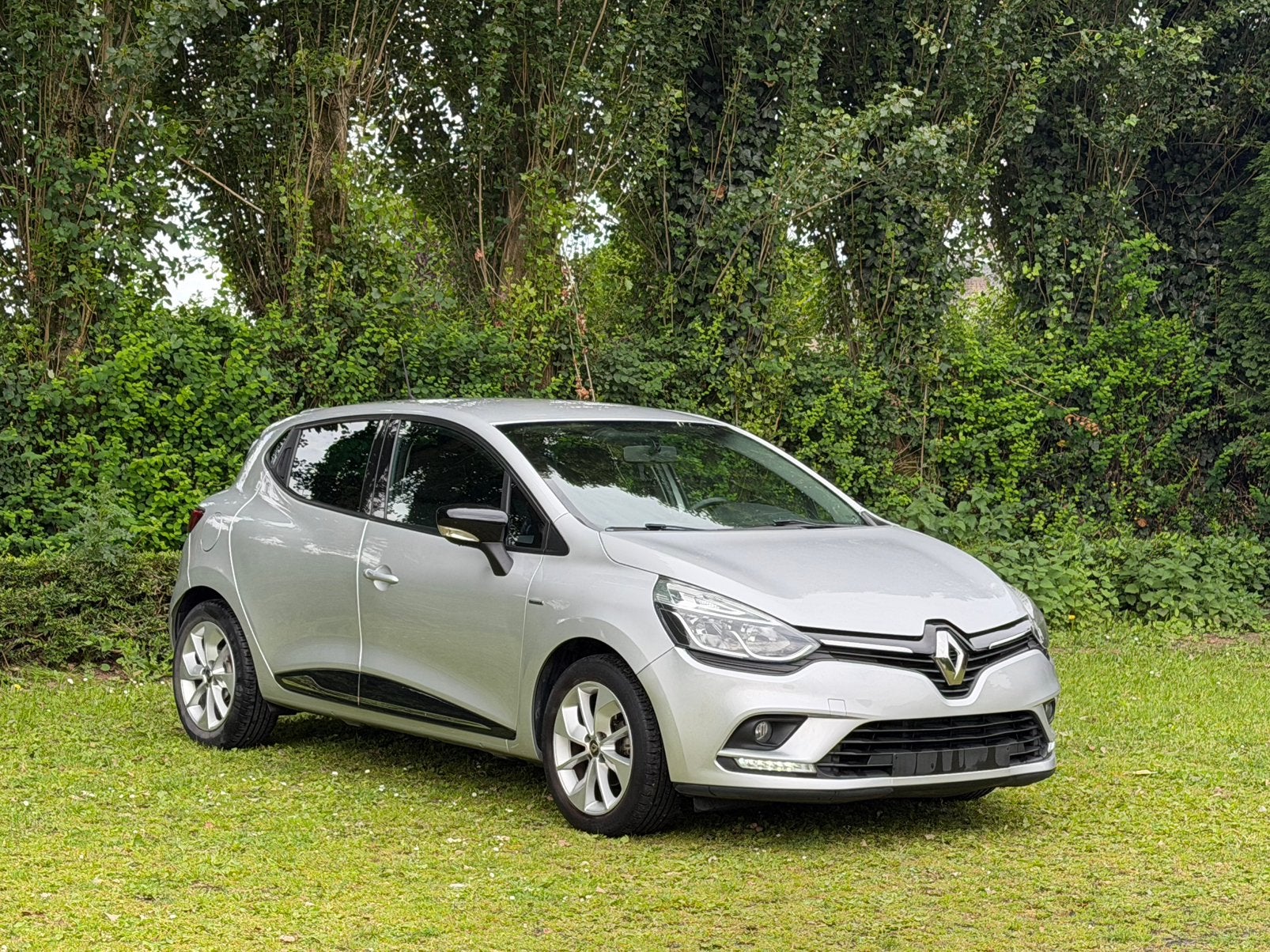 Renault Clio 0.9 TCE * Limited * 2018 * 40.575 KM *, Autos, Argent ou Gris, Achat, Entreprise, Garantie prolongée