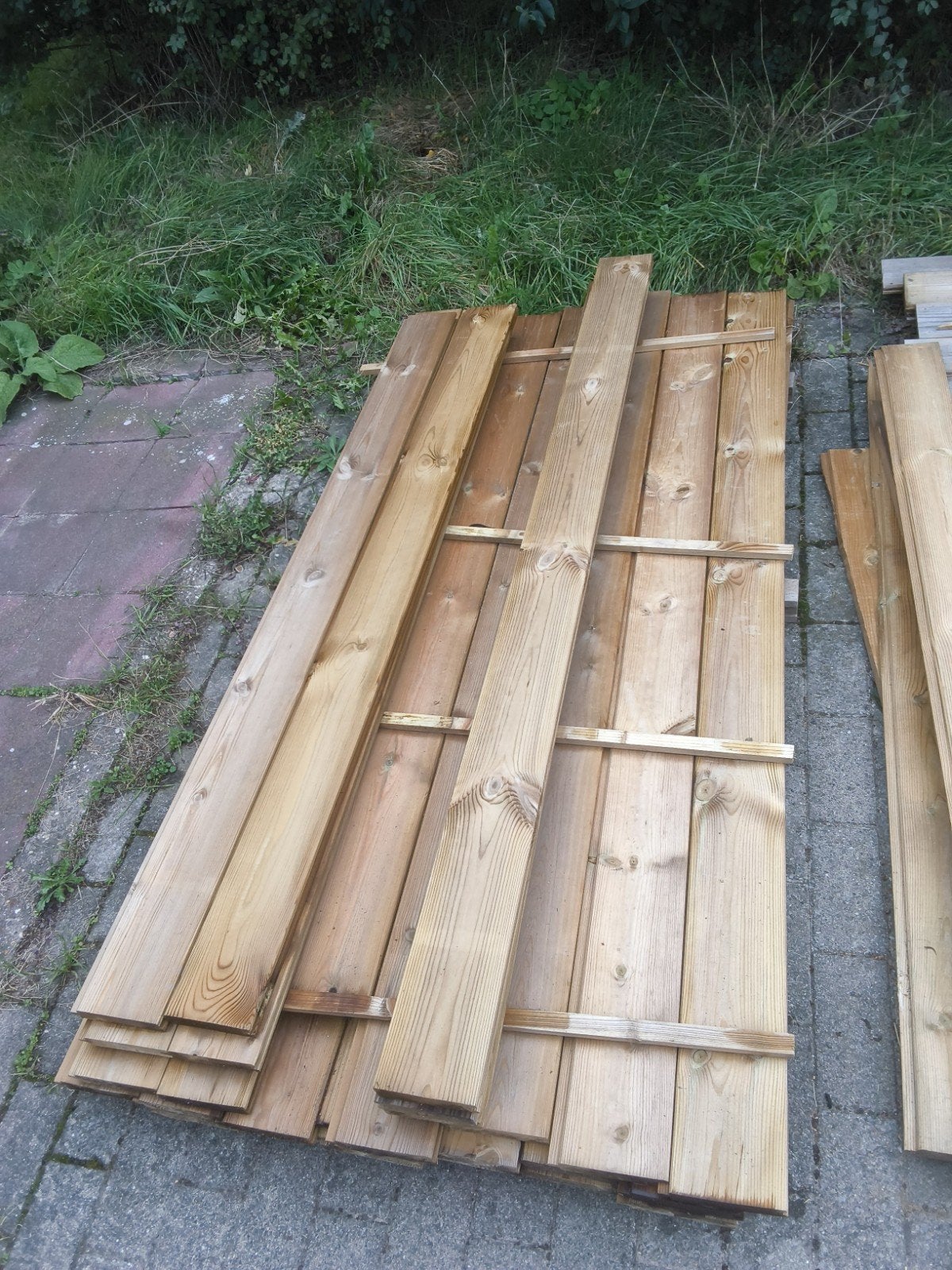 grenen geïmpregneerde tand en groefplanken 28mm 2m en 1,8m, Ophalen, Zo goed als nieuw, 180 tot 250 cm, Planken