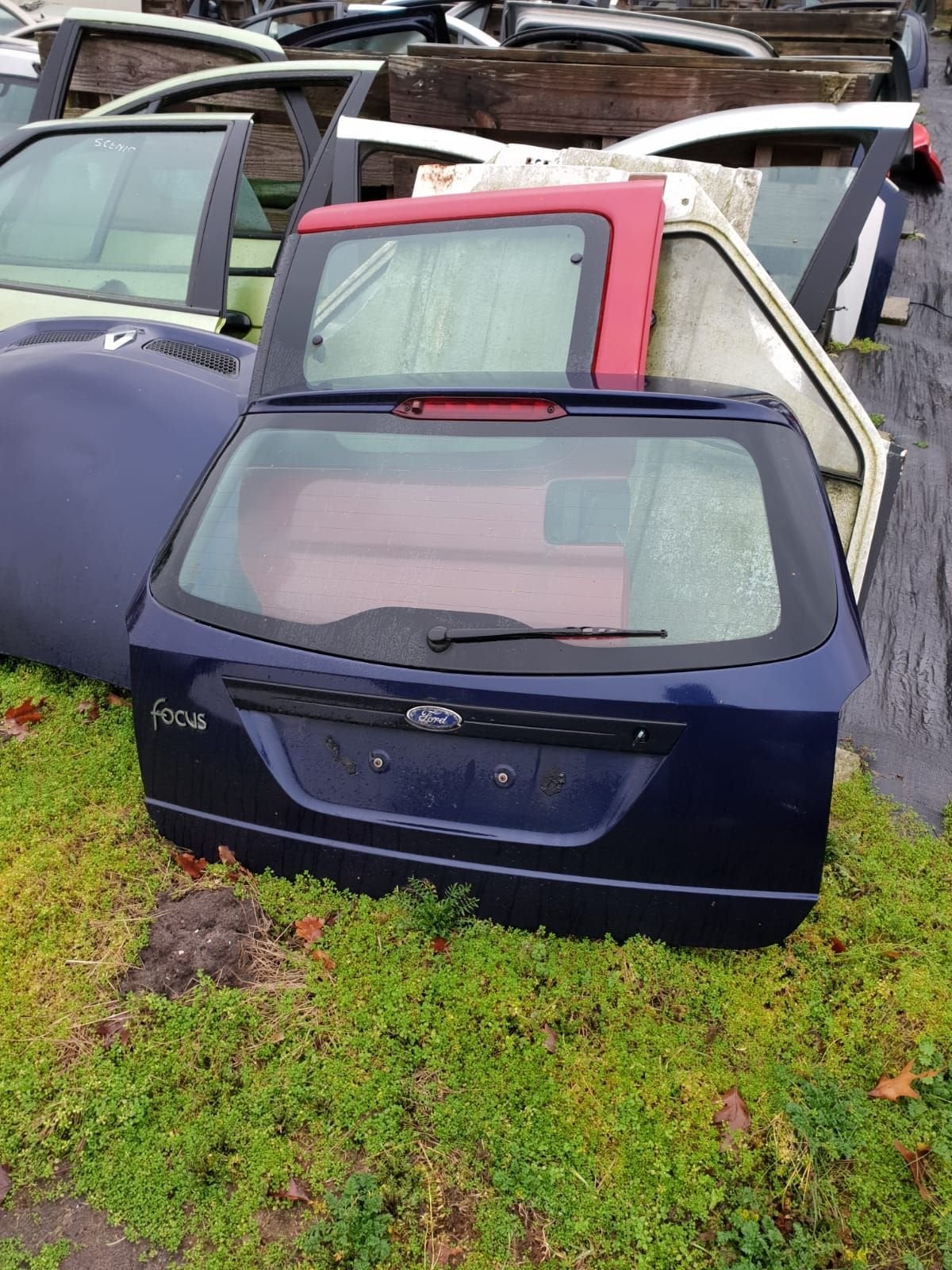 FORD FOCUS STATION WAGON ACHTERKLEP BJ 98 TOT 2004, Arrière, -, Haillon arrière, Utilisé