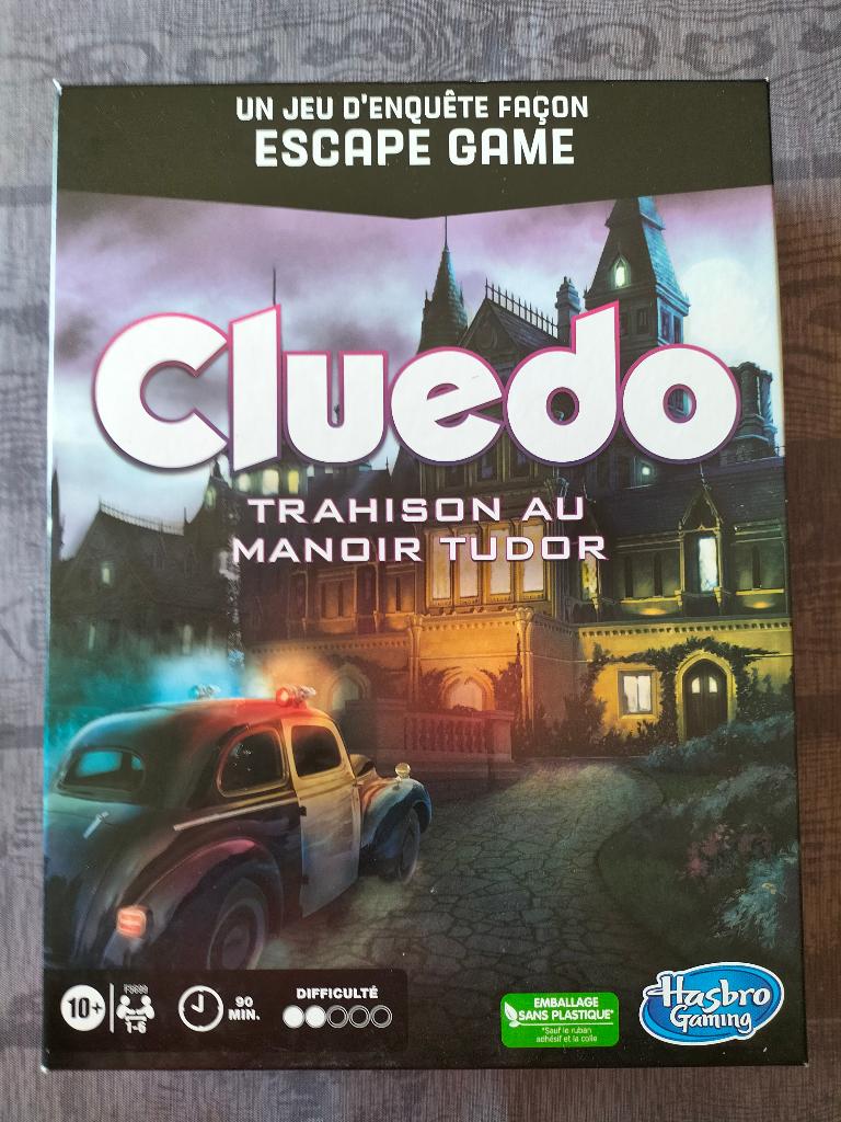 Cluedo - Trahison au manoir Tudor (jeu enquête escape game), Vijf spelers of meer, Ophalen of Verzenden, Zo goed als nieuw, HASBRO