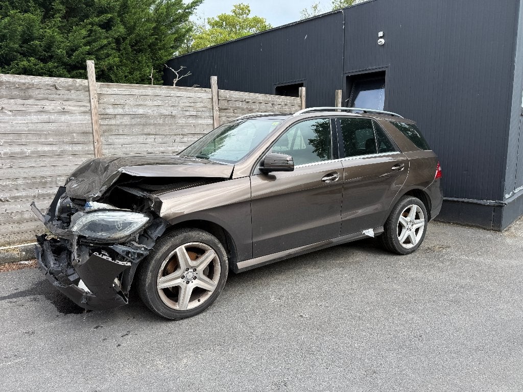 MERCEDES BENZ ML 250 CDI AMG (SCHADE WAGEN), Auto's, Automaat, Euro 6, 4 cilinders, Bruin
