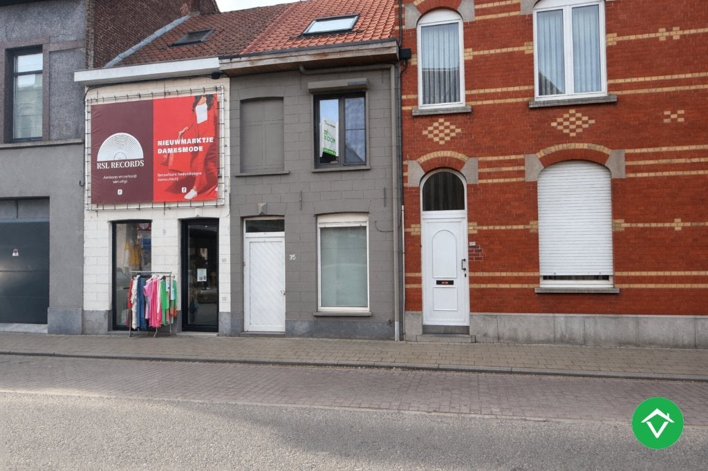 Rijwoning met 3 slaapkamers in centrum Roeselare, Immo, 200 tot 500 m², 3 kamers, Tussenwoning, Provincie West-Vlaanderen