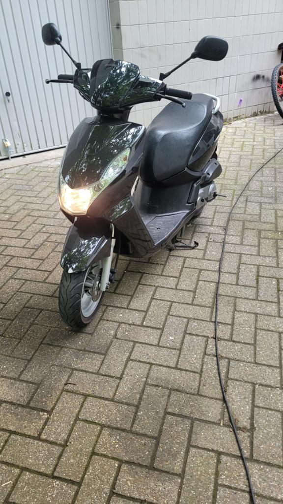 Peugeot kisbee, Fietsen en Brommers, Scooters | Peugeot, Ophalen, Zo goed als nieuw