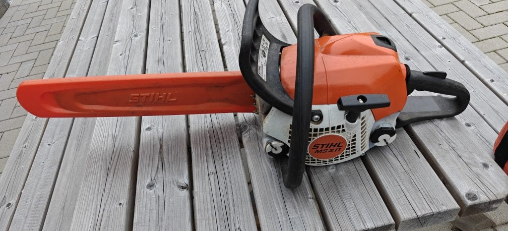Motorzaag Stihl MS211, Articles professionnels, Machines & Construction | Jardin, Parc & Sylviculture, Tronçonneuse, Enlèvement
