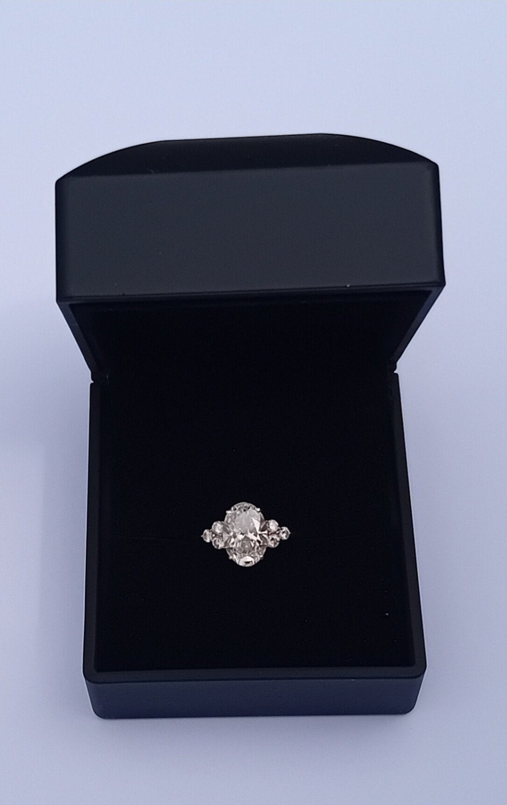 18k Gouden Ring – 2.56 Ct Ovale Diamant F/VS1, Ophalen