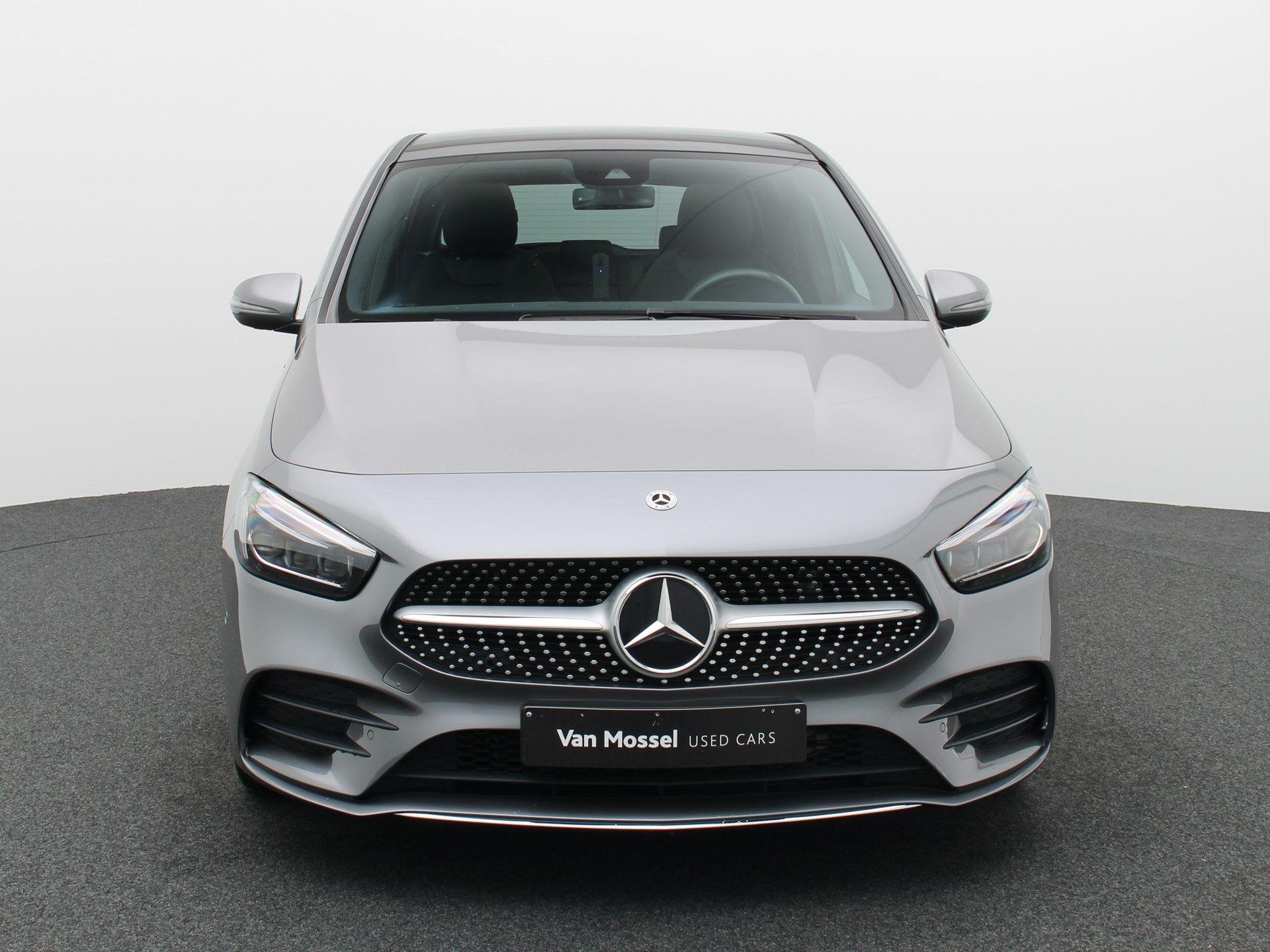 Mercedes-Benz B 200d AMG Line + PANORAMISCH DAK + MULTIBEAM, Auto's, Dealer onderhouden, Gebruikt, 4 cilinders, 1435 kg