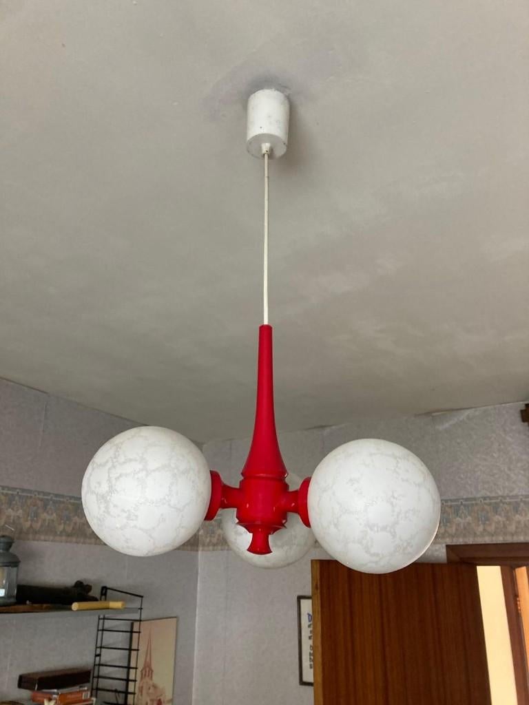 Vintage design luster met melkglazen bollen – rood, Huis en Inrichting, Ophalen