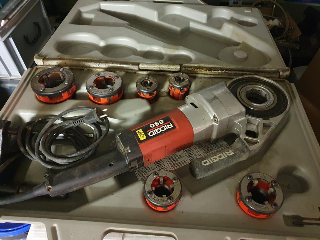 Filière ridgid 690 état impeccable, Enlèvement