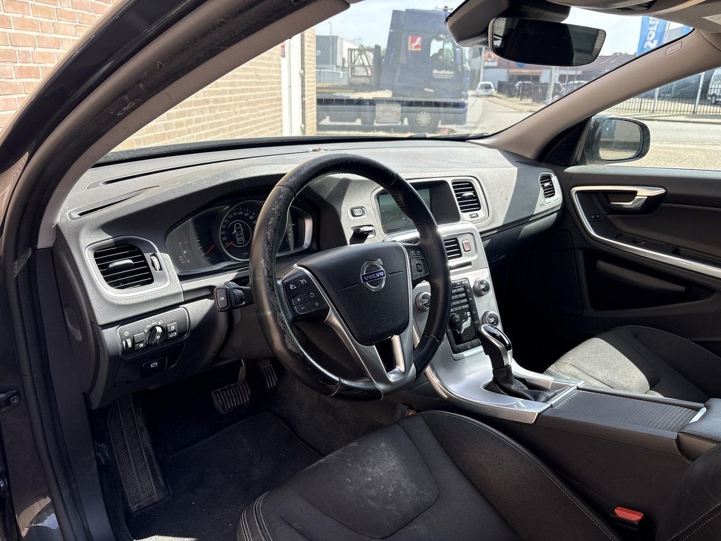 Volvo V60 2.0 D2 Nordic+ | € 5.450,- NETTO! | Automaat | Cli, Auto's, Volvo, Automaat, Zwart, 109 g/km, Navigatiesysteem