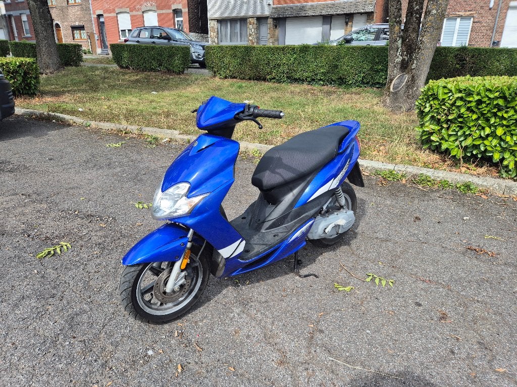 Yamaha jog, 49 cm³, Classe B (45 km/h), Enlèvement, Utilisé