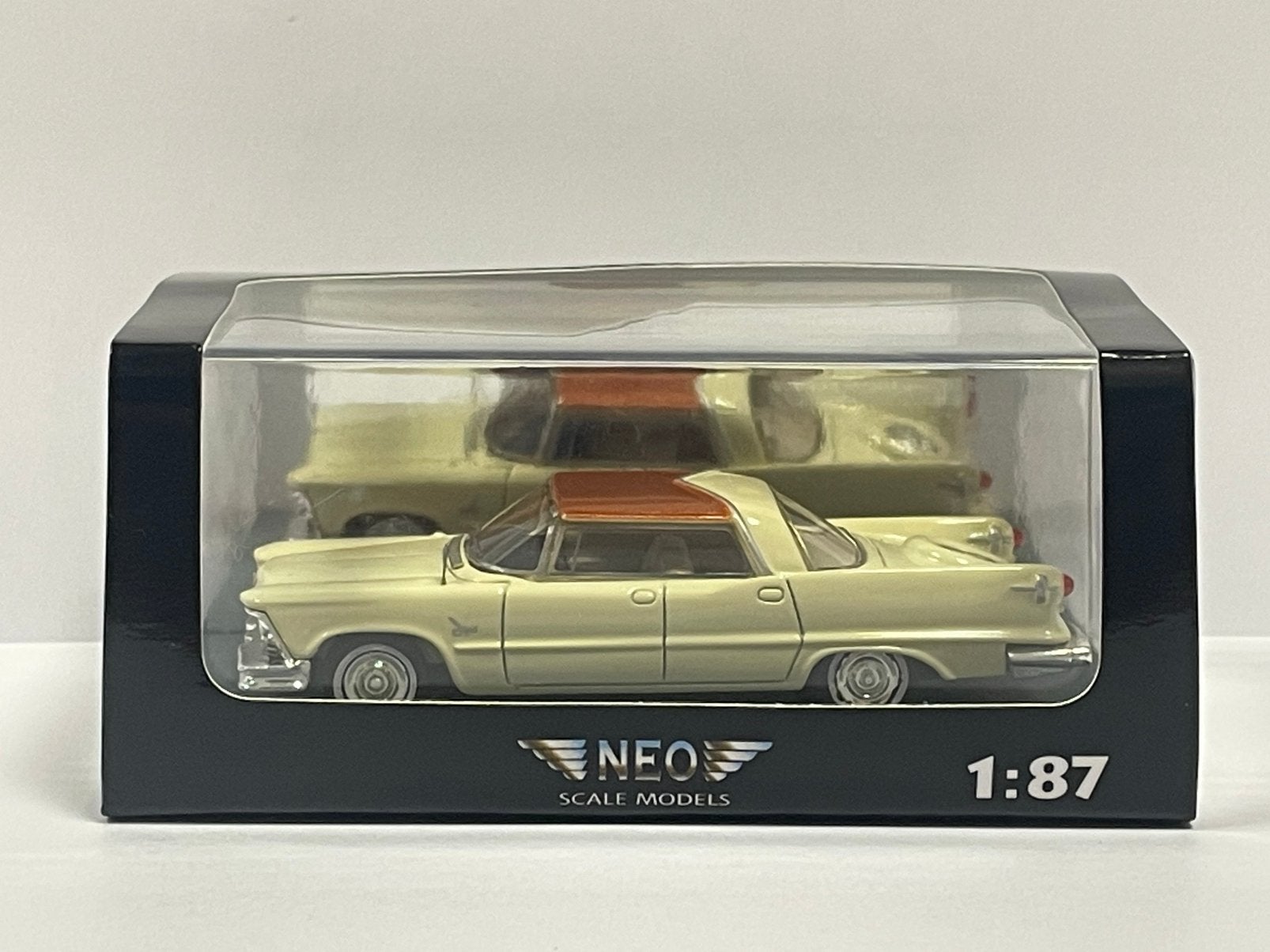 NEO 1/87 Chrysler Imperial Crown 4-door Southampton beige, Ophalen of Verzenden, Zo goed als nieuw, Auto, Overige merken