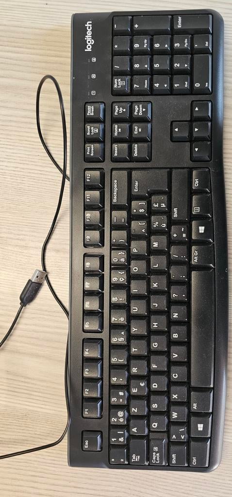 Logitech K120 USB toetsenbord AZERTY, Computers en Software, Toetsenborden, Azerty, Ophalen of Verzenden