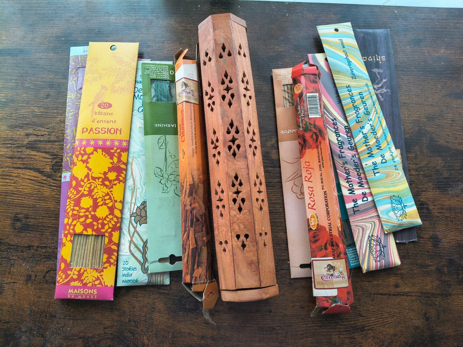 Wierookhouder met restjes wierookstokjes, Hout, Gebruikt, Boho, Ophalen of Verzenden