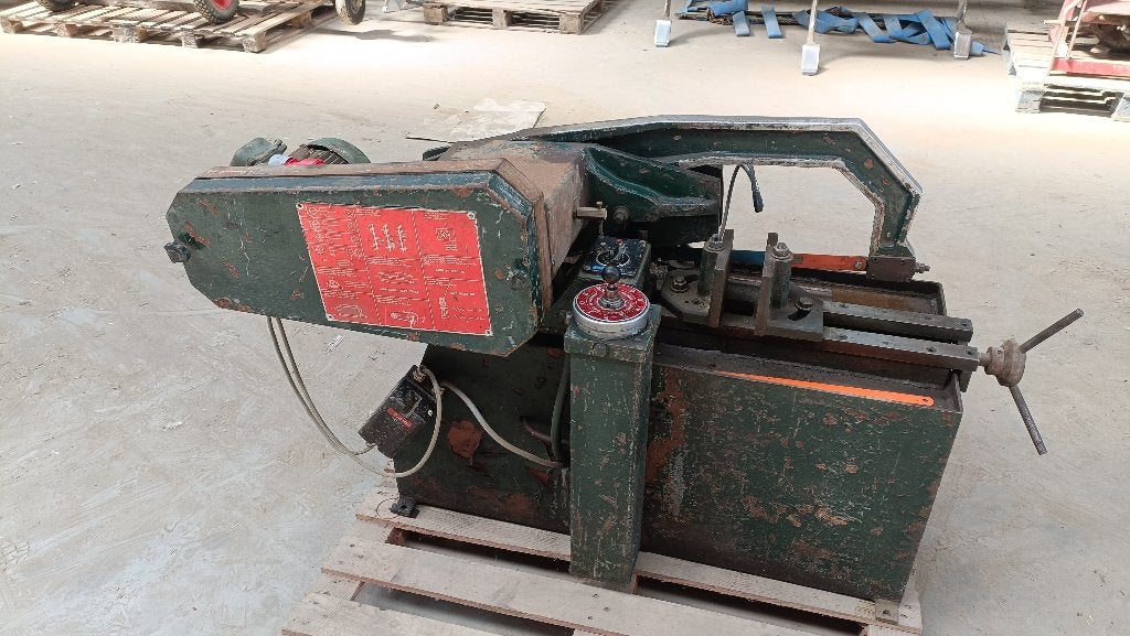 Beugelzaagmachine in goede staat, Ophalen