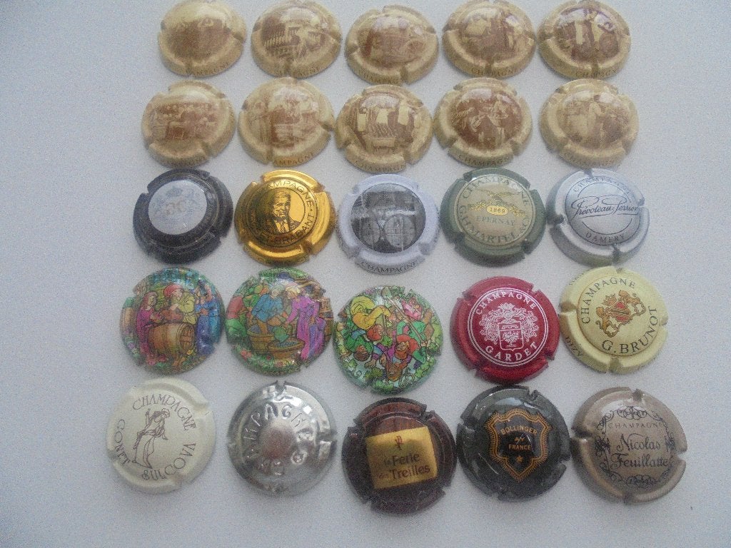 300 champagne capsules, Collections, Collections Autre, Enlèvement ou Envoi, Comme neuf