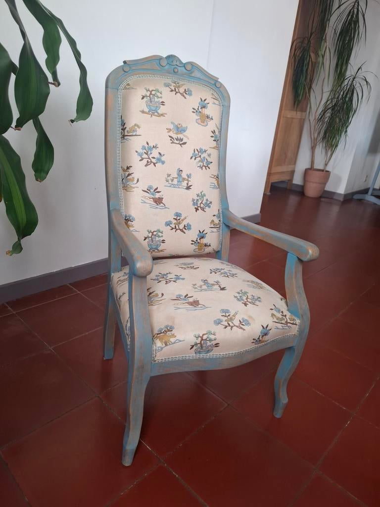 Chaise ancienne pour enfant, Enlèvement