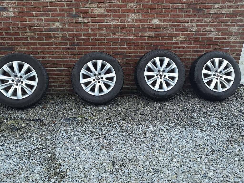 KIT HIVER VW TIGUAN golf 8 17 POUCE, Autos : Pièces & Accessoires, Pneus & Jantes, Enlèvement, Pneu(s)