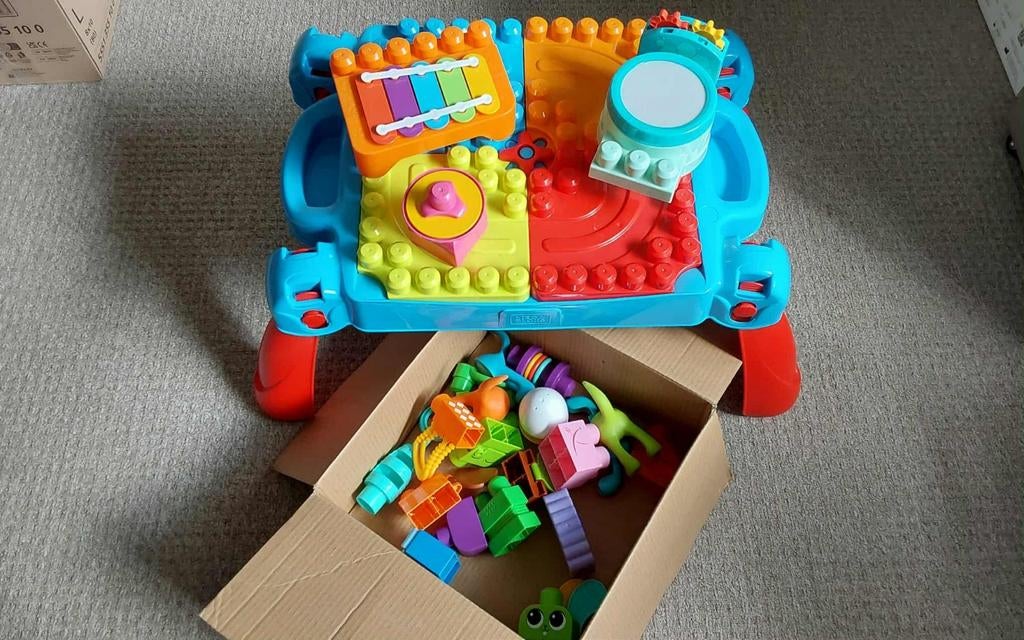Mega blocks tafel met meerdere sets, Kinderen en Baby's, Ophalen