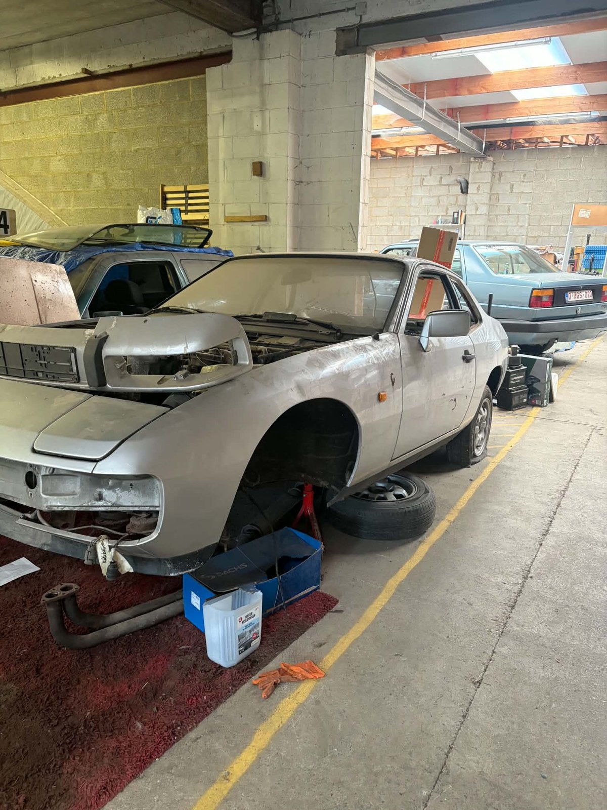 Porsche 924, Auto's, 4 zetels, 4 cilinders, Bruin, Handgeschakeld