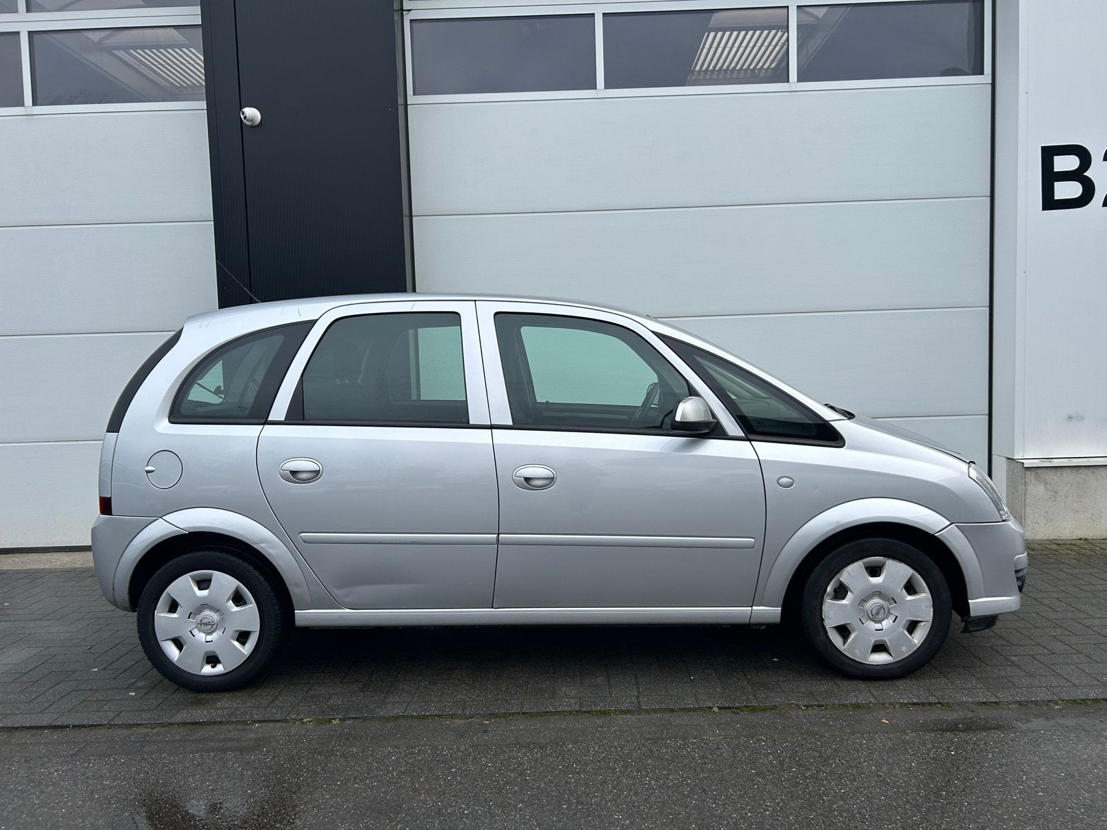 Opel Meriva 1.4i / Airco / Navi / goede staat, Autos, Opel, Argent ou Gris, Achat, Entreprise, Noir