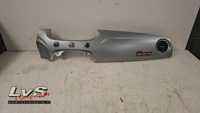 Bande décorative de tableau de bord d'un Fiat 500, Autos : Pièces & Accessoires, -, 3 mois de garantie, Utilisé, Fiat