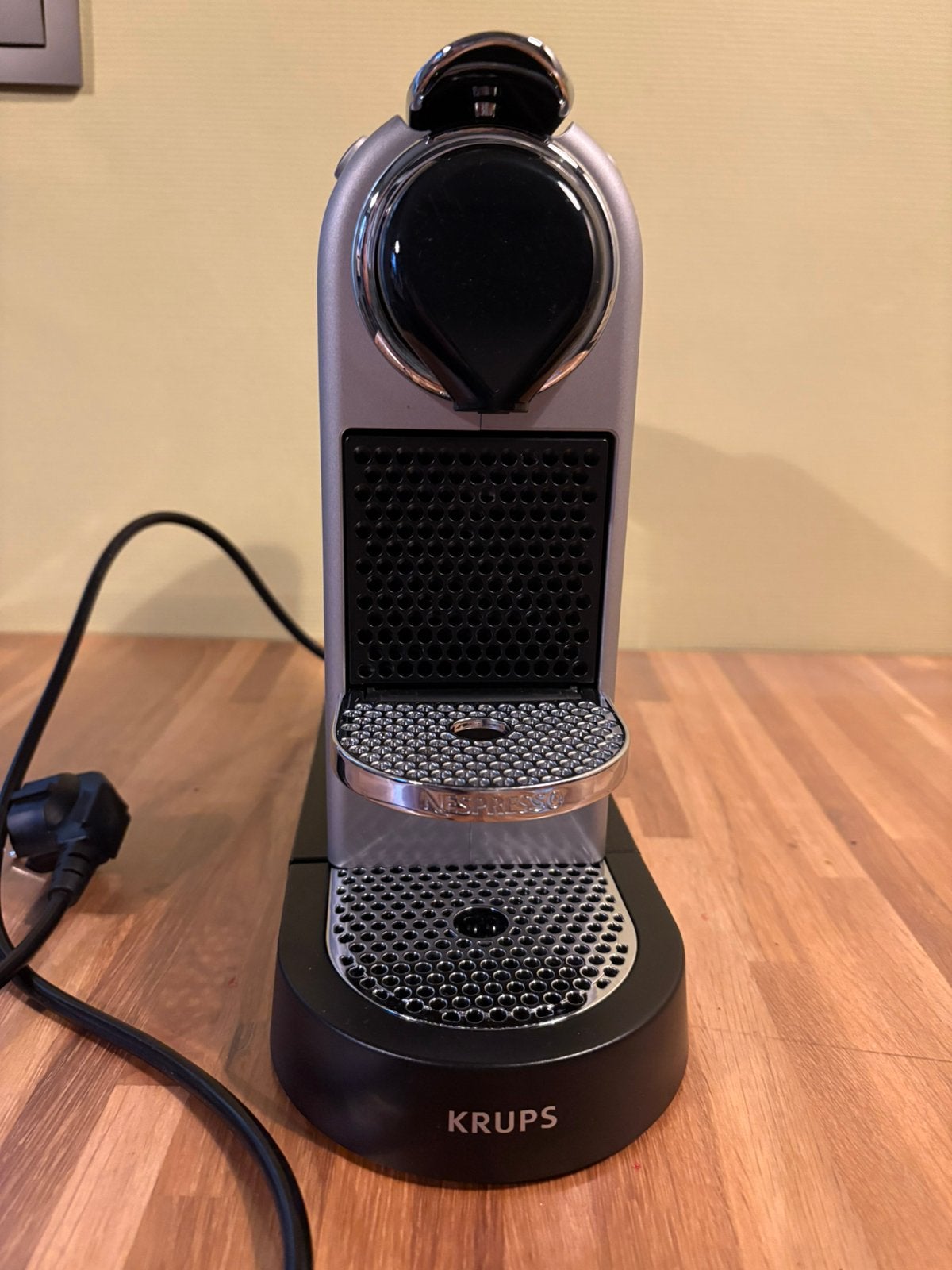 Nespresso Citiz, Réservoir d'eau amovible, Enlèvement ou Envoi, Dosettes et capsules de café, Comme neuf