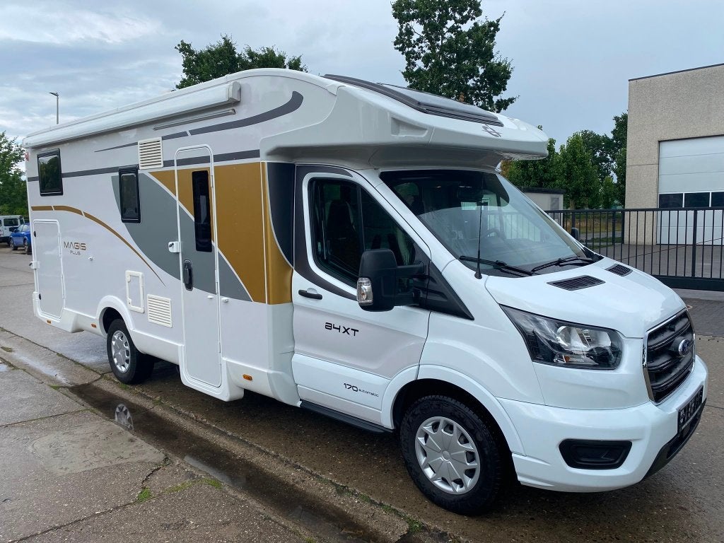 CI Magis 84 XT Plus Automaat, Automaat, Ringverwarming, Ford, Fietsendrager