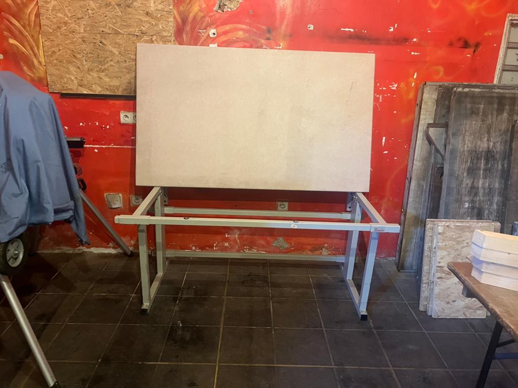 Werktafel werkbank meubelwerkbank hobbywerkbank, Doe-het-zelf en Bouw, Werkbanken, Gebruikt, Ophalen