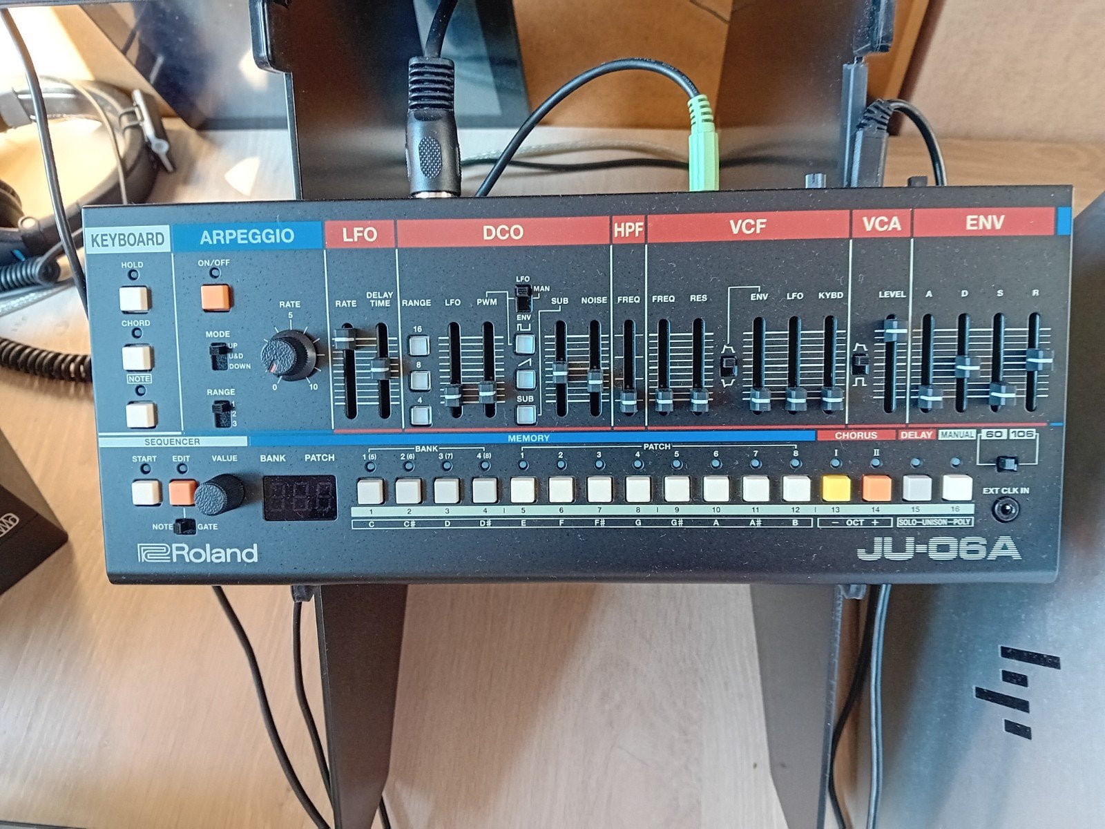 Roland JU-06A, Ophalen, Roland, Overige aantallen, Zo goed als nieuw