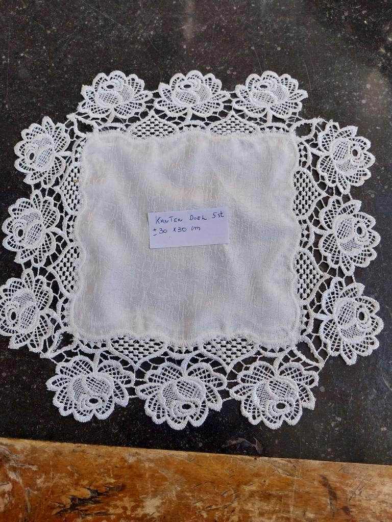 Romantische kanten sierdoekjes, Ophalen of Verzenden, Gebruikt, Textiel, Vintage