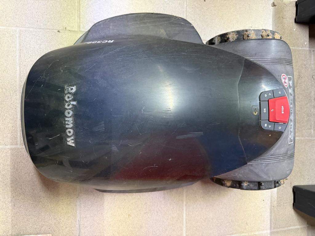 Robot tondeuse ROBOMOW, Tuin en Terras, Ophalen, Gebruikt, Minder dan 20 cm