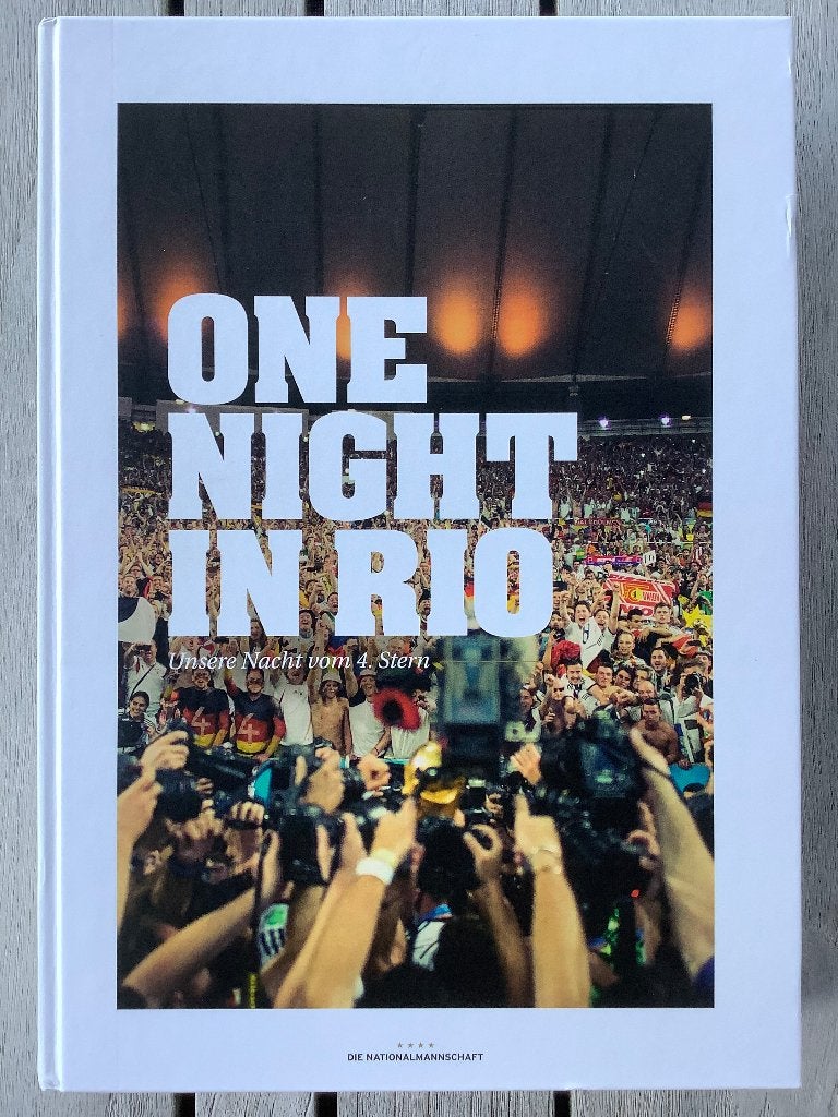 Die Nationalmannschaft - One Night in Rio, Livres, Livres de sport, Enlèvement ou Envoi, Comme neuf, Sport de ballon