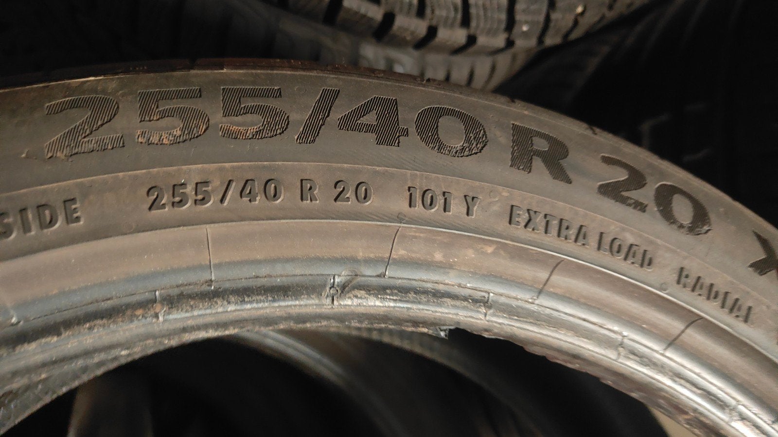 255/40r20 continental 60€ l'unité avec montage et équilibrag, Enlèvement