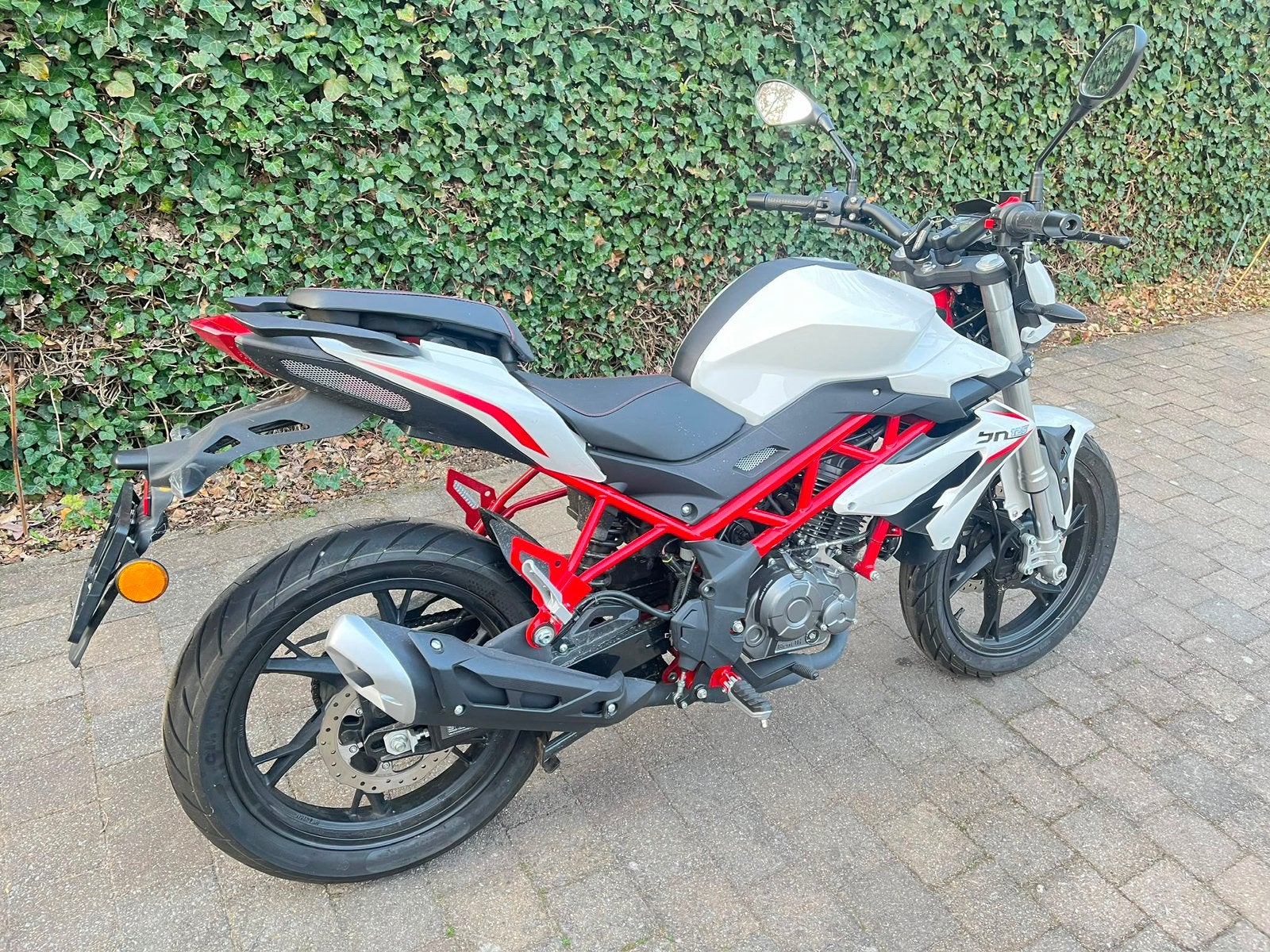 Benelli BN 125 cc - wit, Enlèvement, Comme neuf