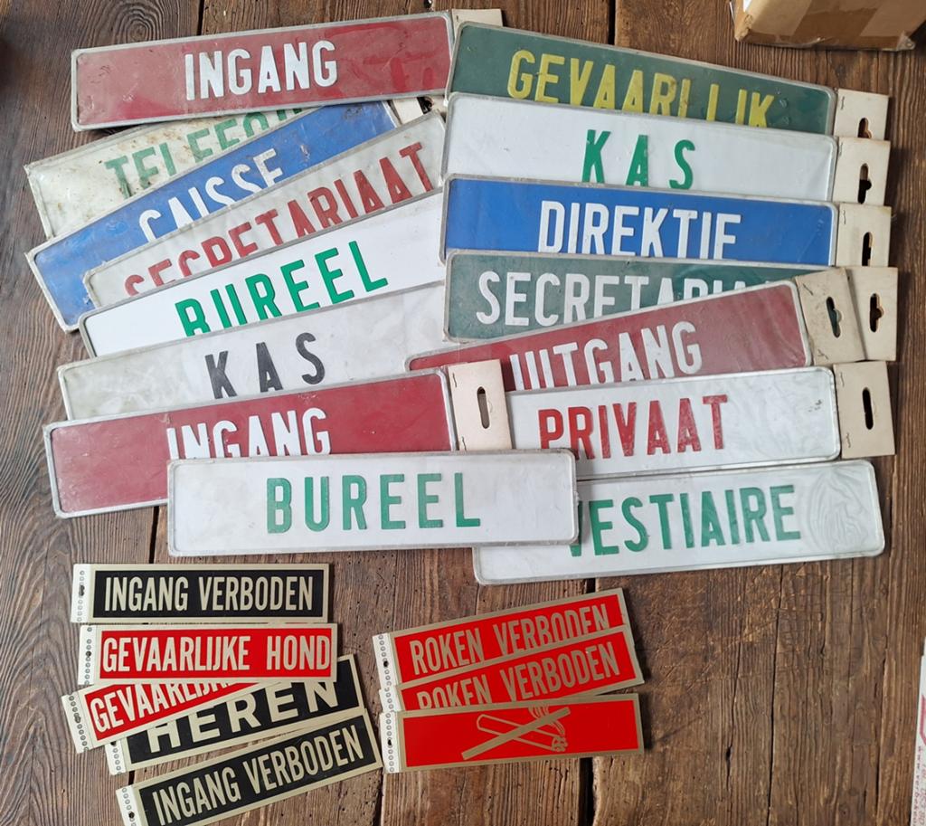 Vintage deurpostje naambordje, Ophalen of Verzenden