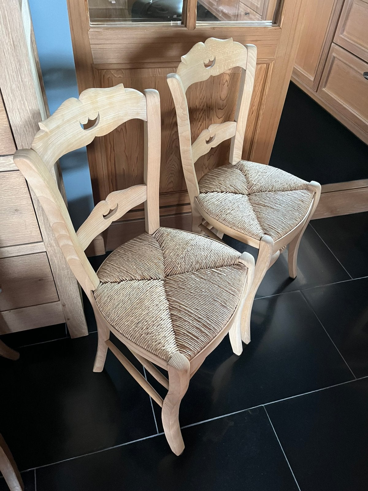 Twee keukenstoelen in beuk, Maison & Meubles, Chaises, Enlèvement, Comme neuf, Osier ou Rotin, Deux