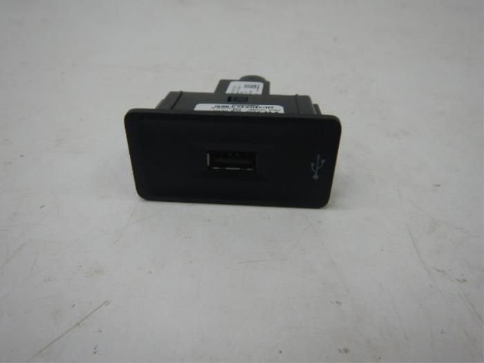 AUX/USB aansluiting Volkswagen Caddy (22740311), Enlèvement ou Envoi, Utilisé