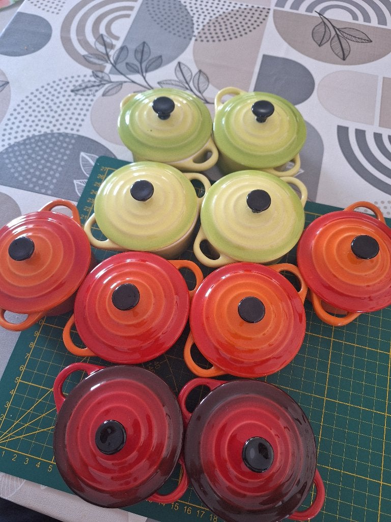 Lot de 10 Mini-Cocottes en céramique, Maison & Meubles, Enlèvement ou Envoi, Comme neuf, Céramique, Autres types